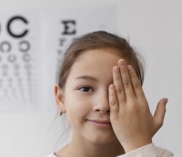 Kliniczne aspekty pomiaru wady refrakcji - badanie dla dzieci od 8 roku życia